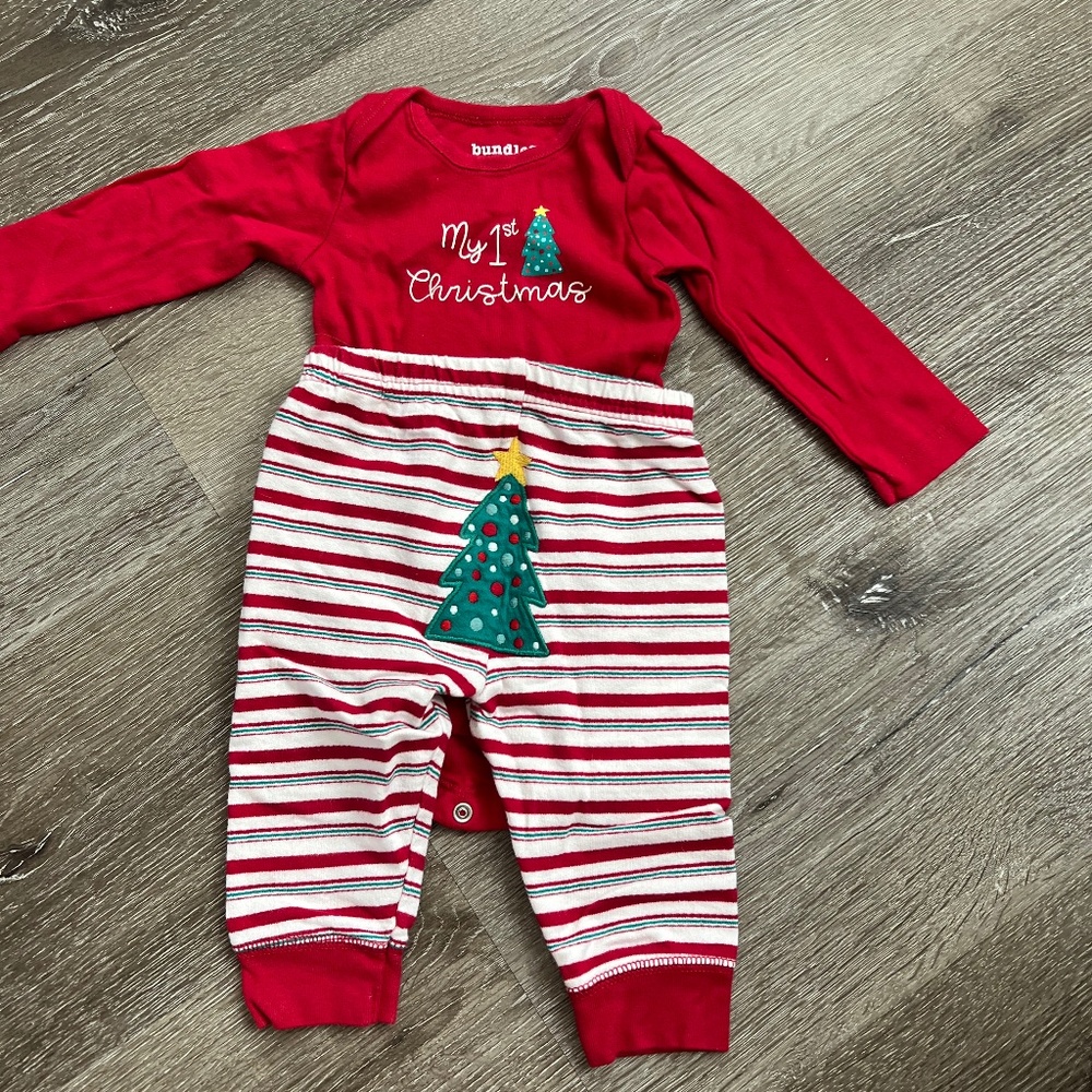 2 pieces “1st Christmas” 3-6 month